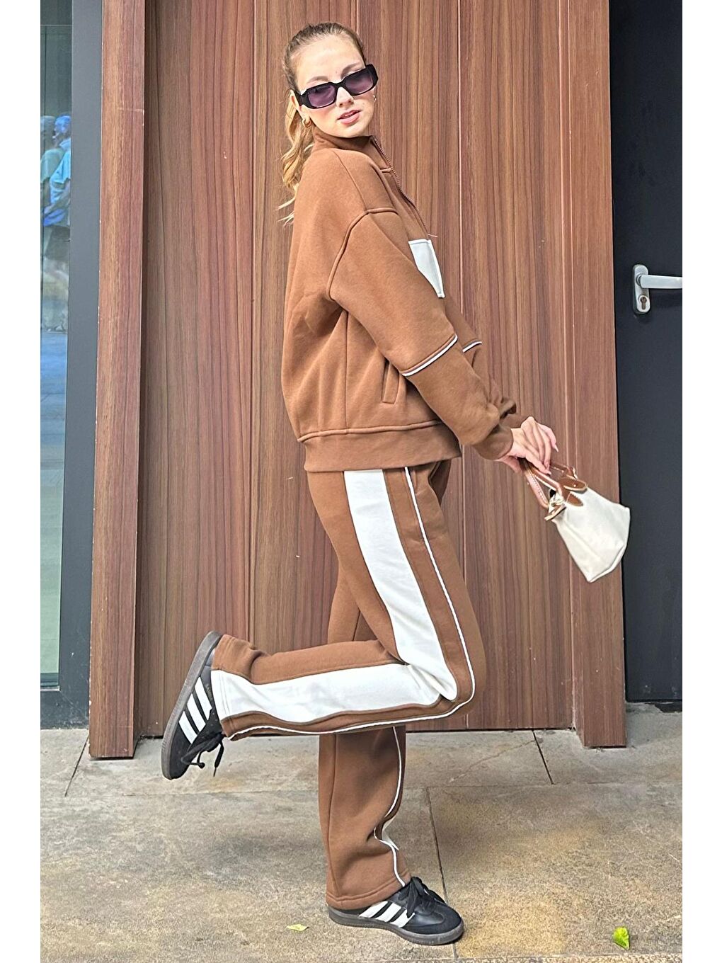 Kahverengi Dik Yaka Fermuarlı Şeritli Eşofman Takımı Mg2216-6