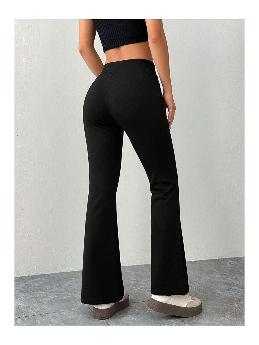 Siyah Kadın Yüksek Bel Flare Paça Eşofman Altı – 2 İplik Kumaş, Toparlayıcı, İspanyol Paça-3