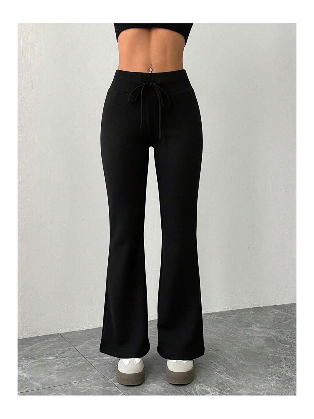 Siyah Kadın Yüksek Bel Flare Paça Eşofman Altı – 2 İplik Kumaş, Toparlayıcı, İspanyol Paça-5