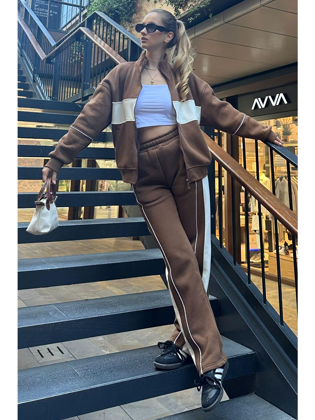 Kahverengi Dik Yaka Fermuarlı Şeritli Eşofman Takımı Mg2216-9