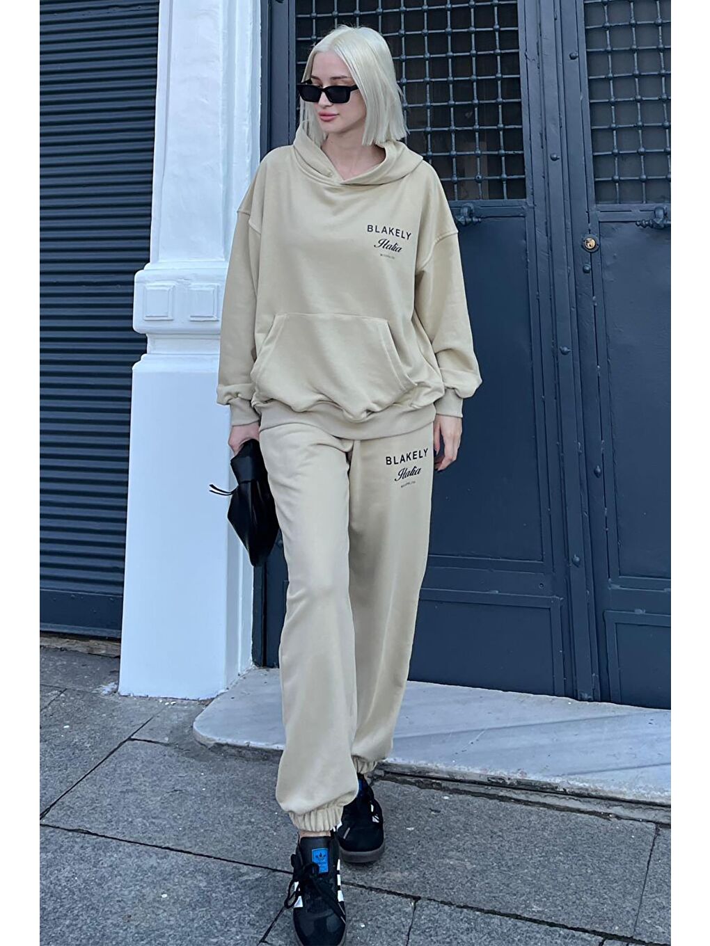 Bej Kapüşonlu Sırt Baskılı Kadın Eşofman Takımı Mg2187-4
