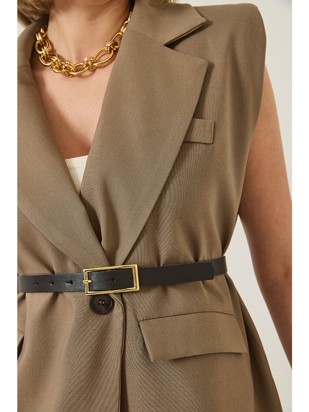 Bej Kadın Cep Detaylı Kemerli Vatkalı Oversize Astarlı Blazer Yelek-5