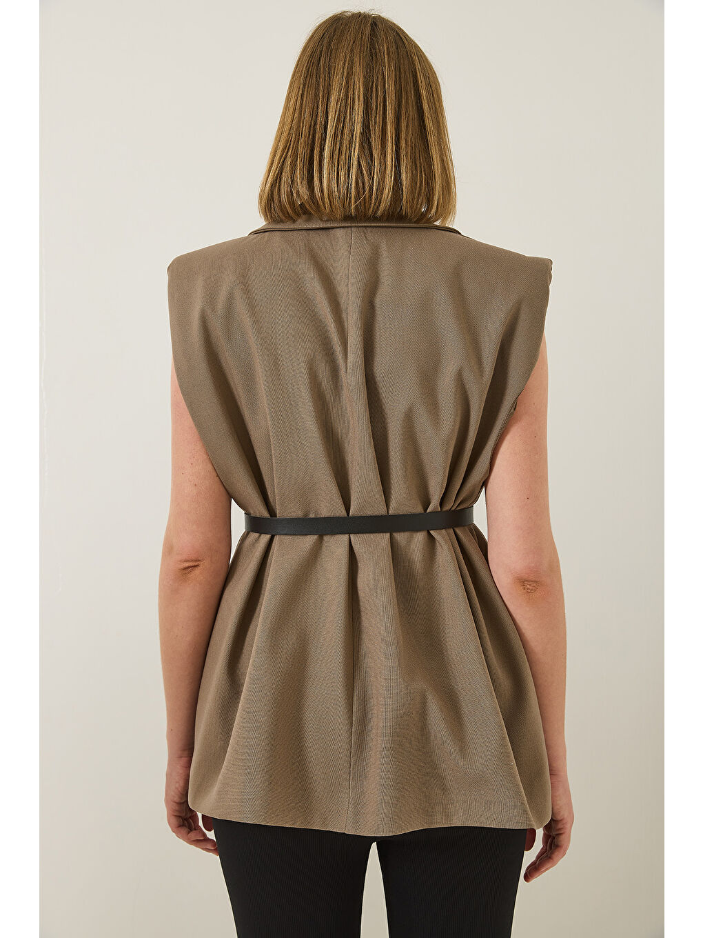 Bej Kadın Cep Detaylı Kemerli Vatkalı Oversize Astarlı Blazer Yelek-6