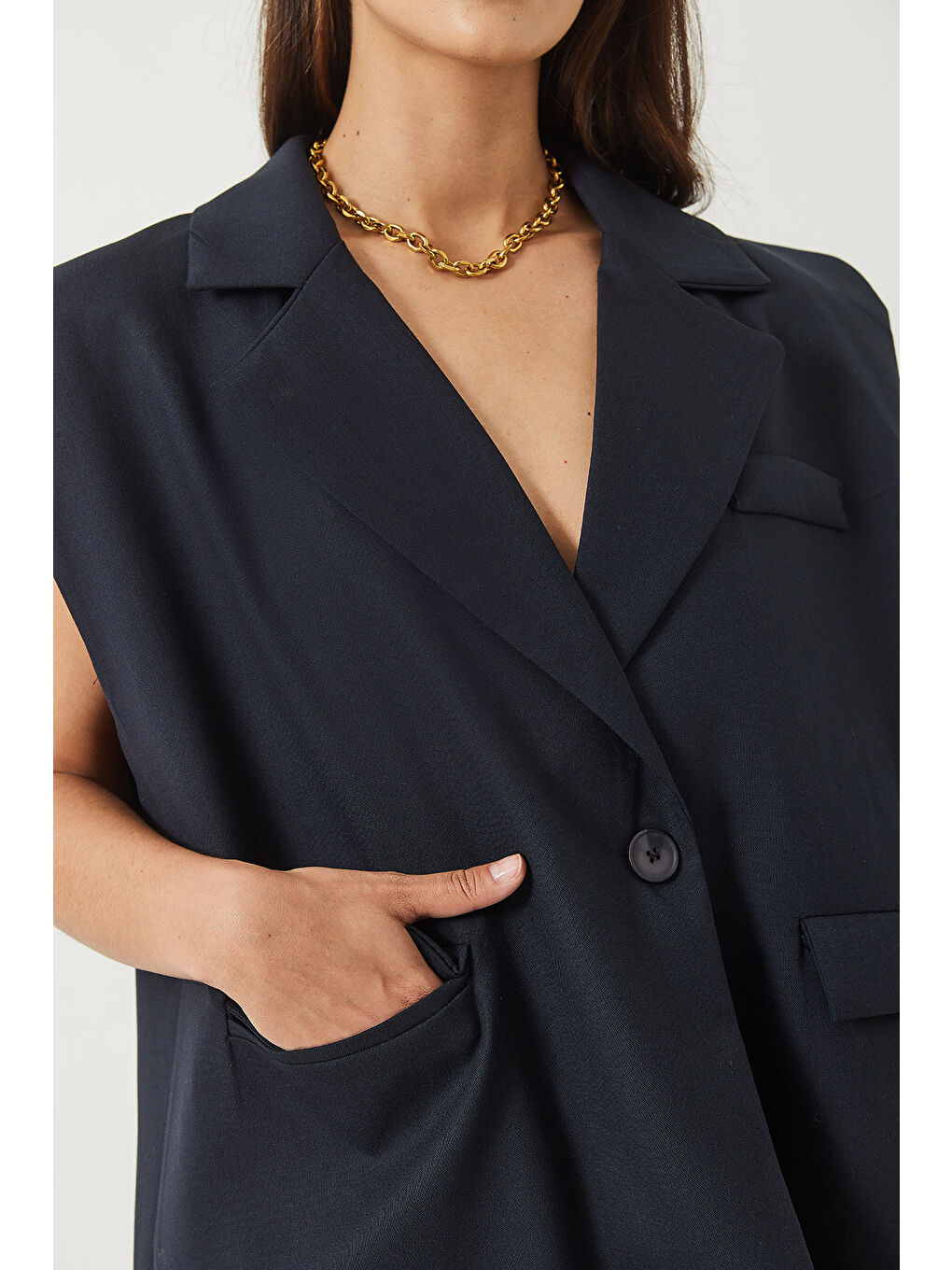 Lacivert Kadın Cep Detaylı Kemerli Vatkalı Oversize Astarlı Blazer Yelek-6