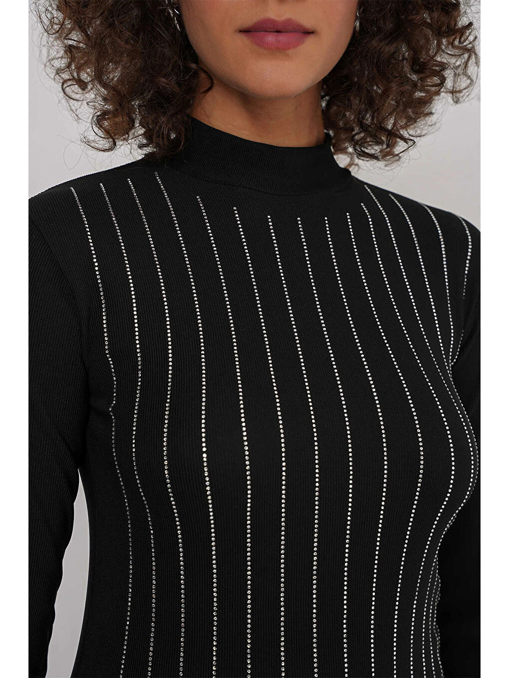 Kadın Siyah Yarım Balıkçı Önü Taşlı Body HZL25W-BD19221-3