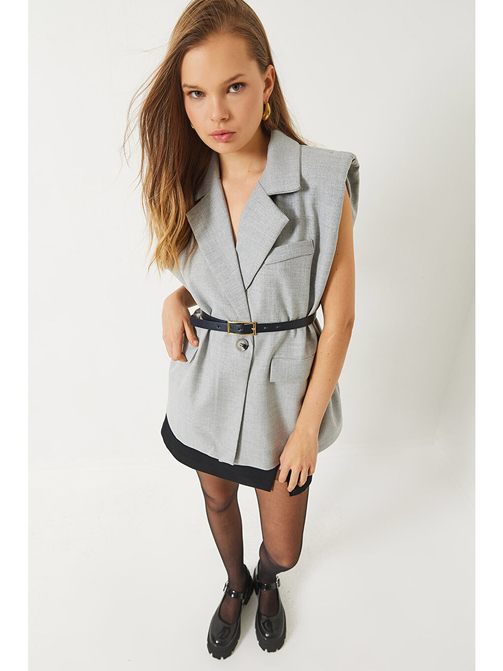 Gri Kadın Cep Detaylı Kemerli Vatkalı Oversize Astarlı Blazer Yelek