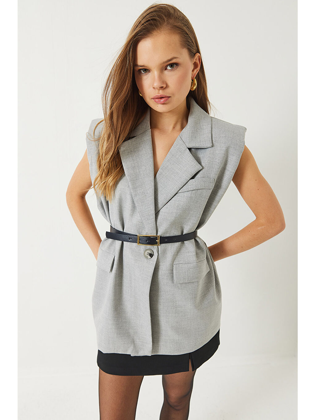 Gri Kadın Cep Detaylı Kemerli Vatkalı Oversize Astarlı Blazer Yelek-1