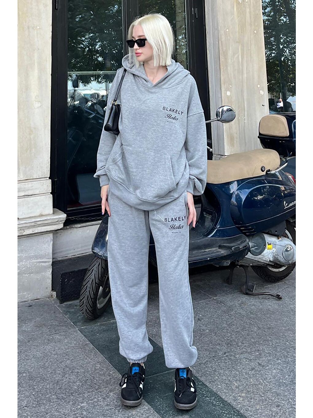 Grimelanj Kapüşonlu Sırt Baskılı Kadın Eşofman Takımı Mg2187