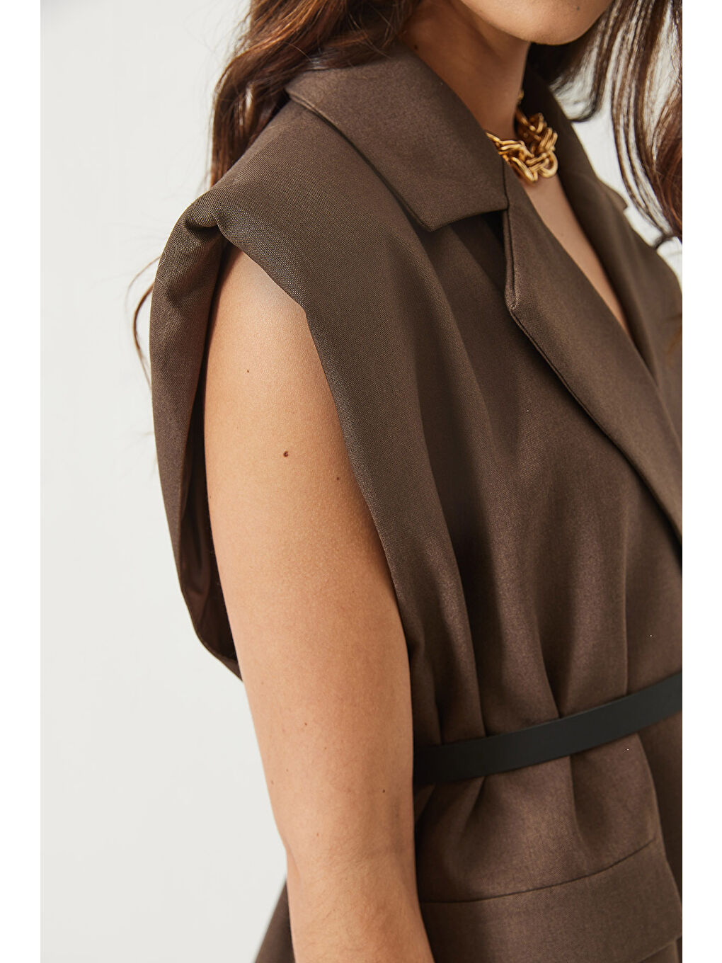 Kahverengi Kadın Cep Detaylı Kemerli Vatkalı Oversize Astarlı Blazer Yelek-4