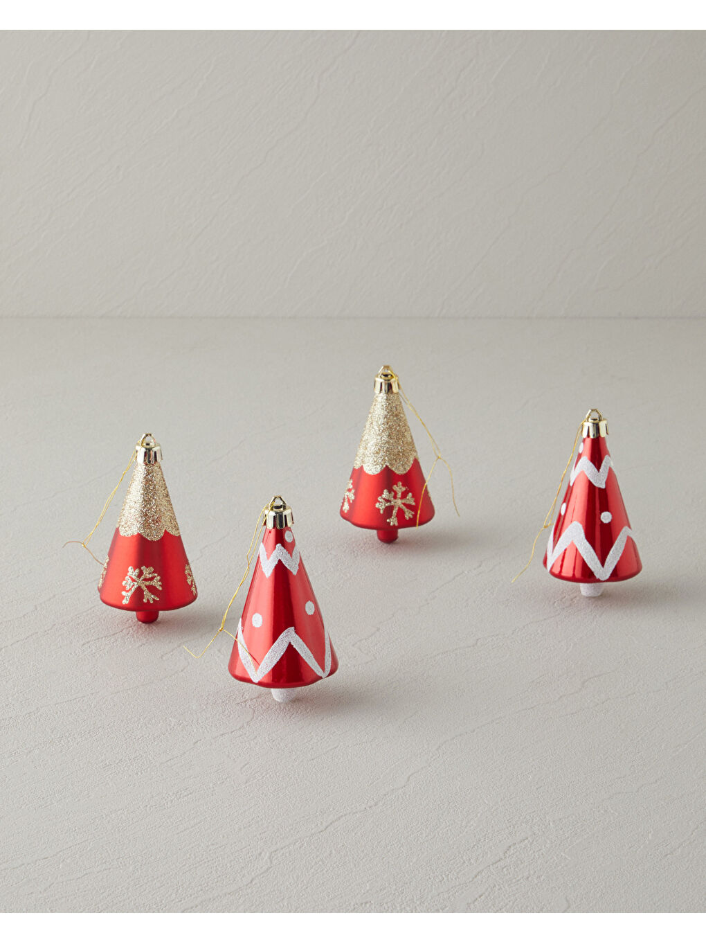 Wreath Polyresin Yılbaşı Ağaç Süsü 8x1,5x8 cm Kırmızı-1