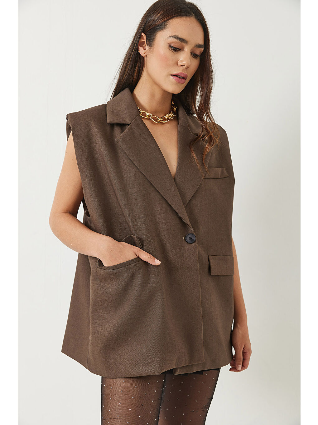Kahverengi Kadın Cep Detaylı Kemerli Vatkalı Oversize Astarlı Blazer Yelek-6