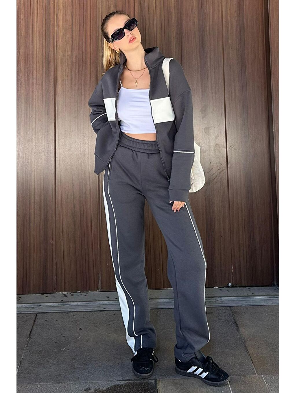 Gri Füme Dik Yaka Fermuarlı Şeritli Eşofman Takımı Mg2216-6