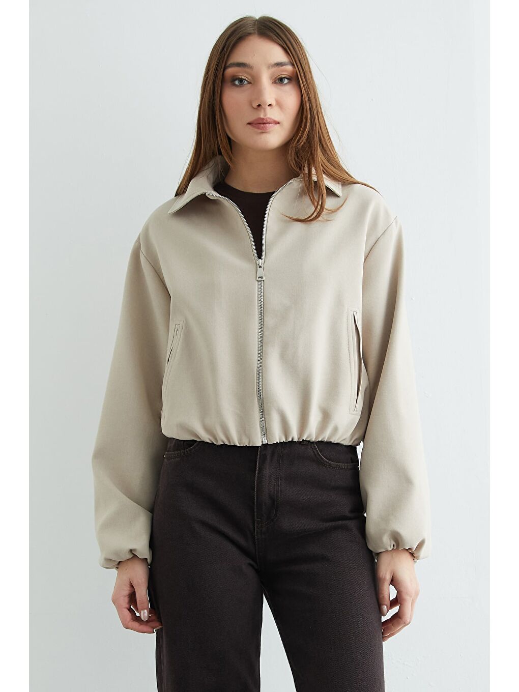 Bej Fermuarlı Polo Yaka Crop Bomber Ceket-3
