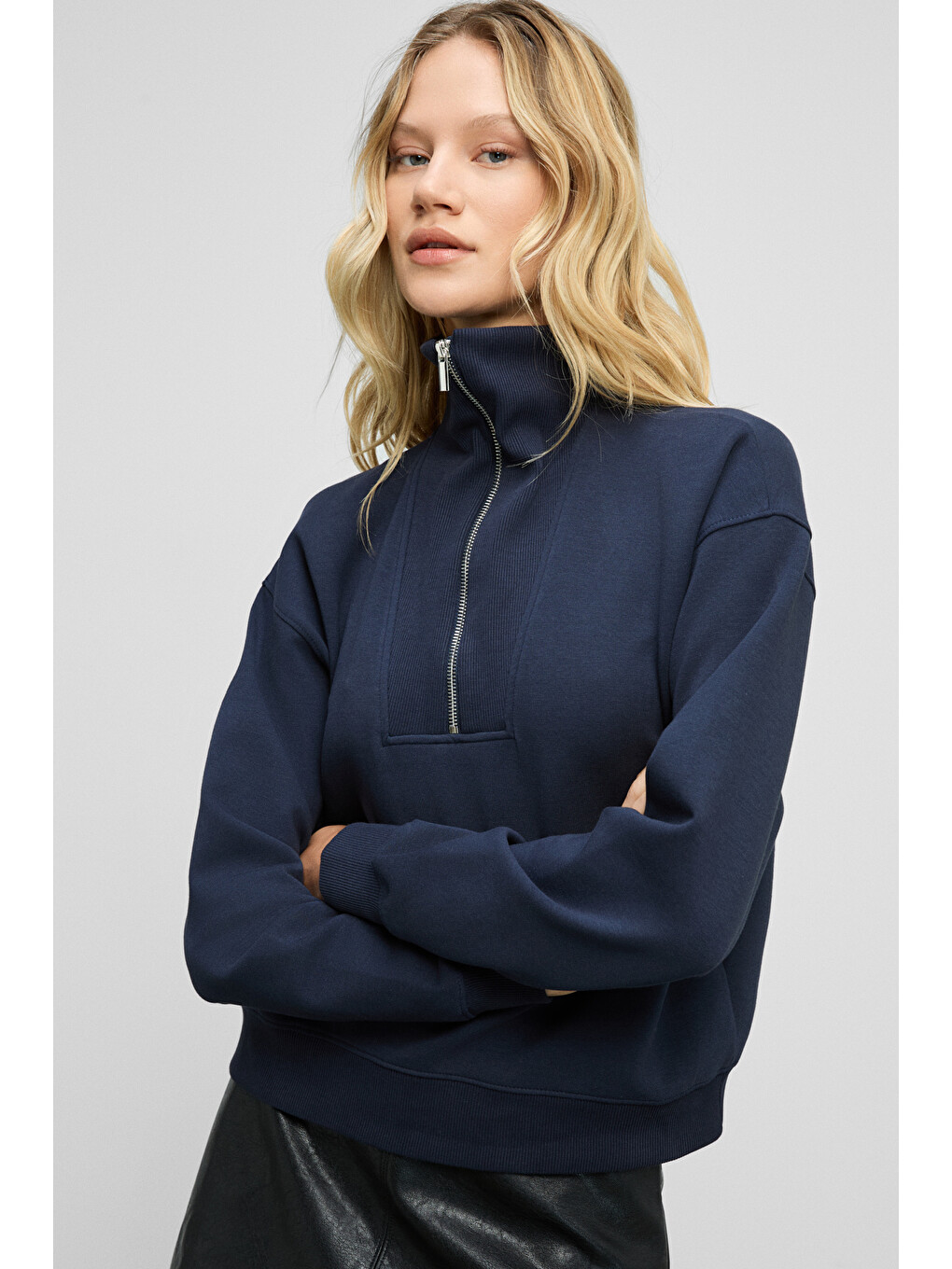 Endora Kadın Yumuşak Polarlı Kumaşlı Yakası Fermuarlı Regular Lacivert Sweatshirt-3