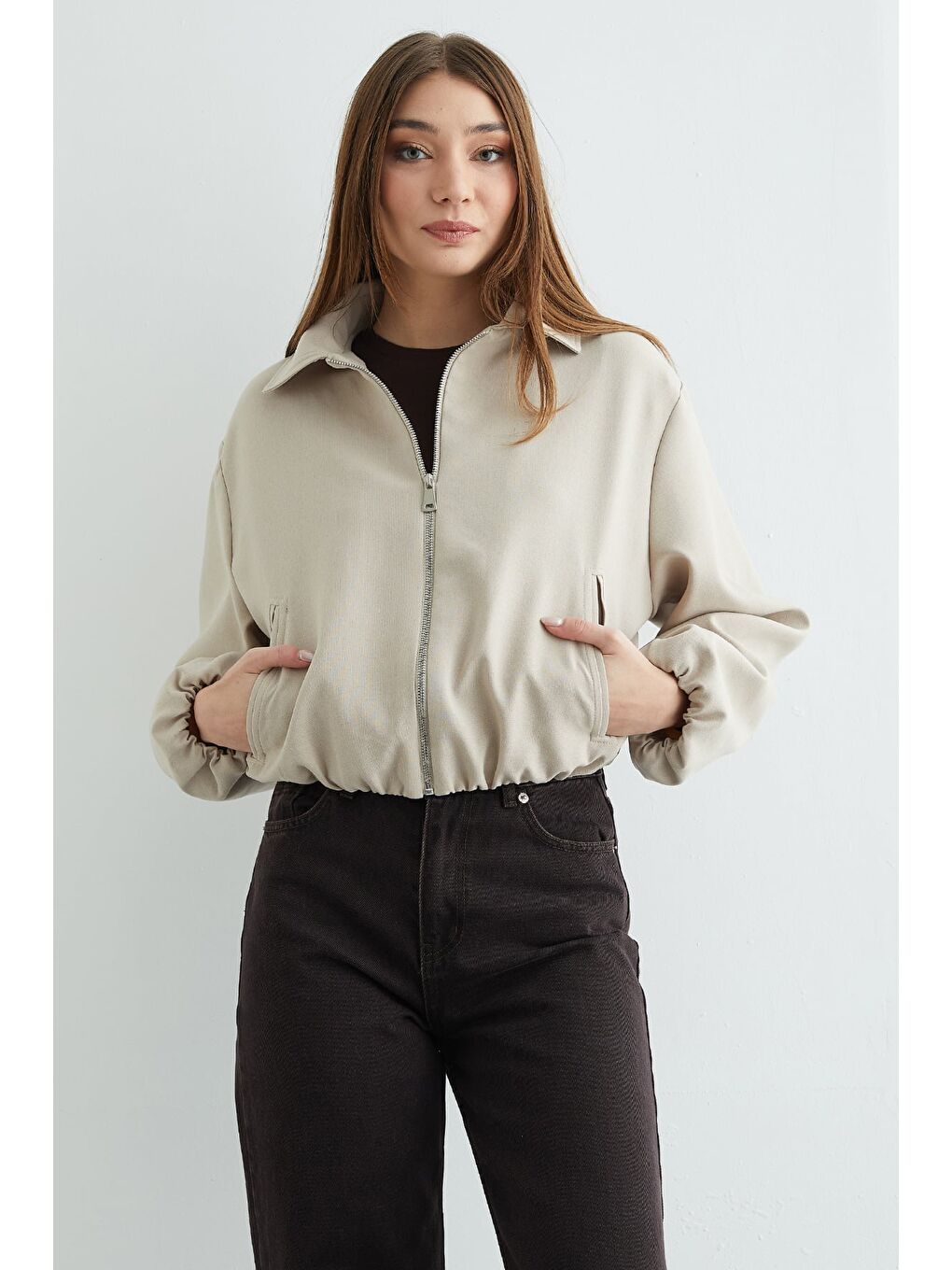 Bej Fermuarlı Polo Yaka Crop Bomber Ceket-4