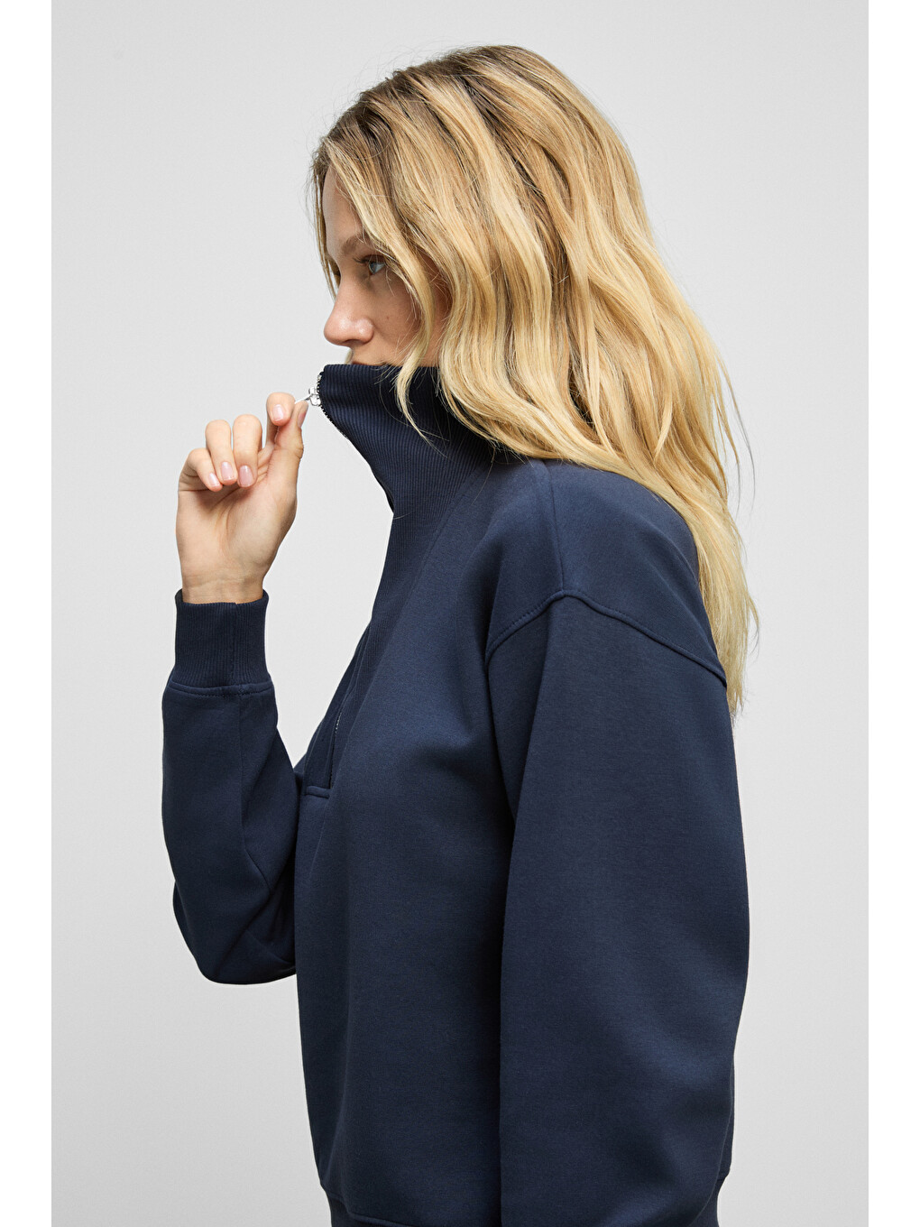 Endora Kadın Yumuşak Polarlı Kumaşlı Yakası Fermuarlı Regular Lacivert Sweatshirt-4