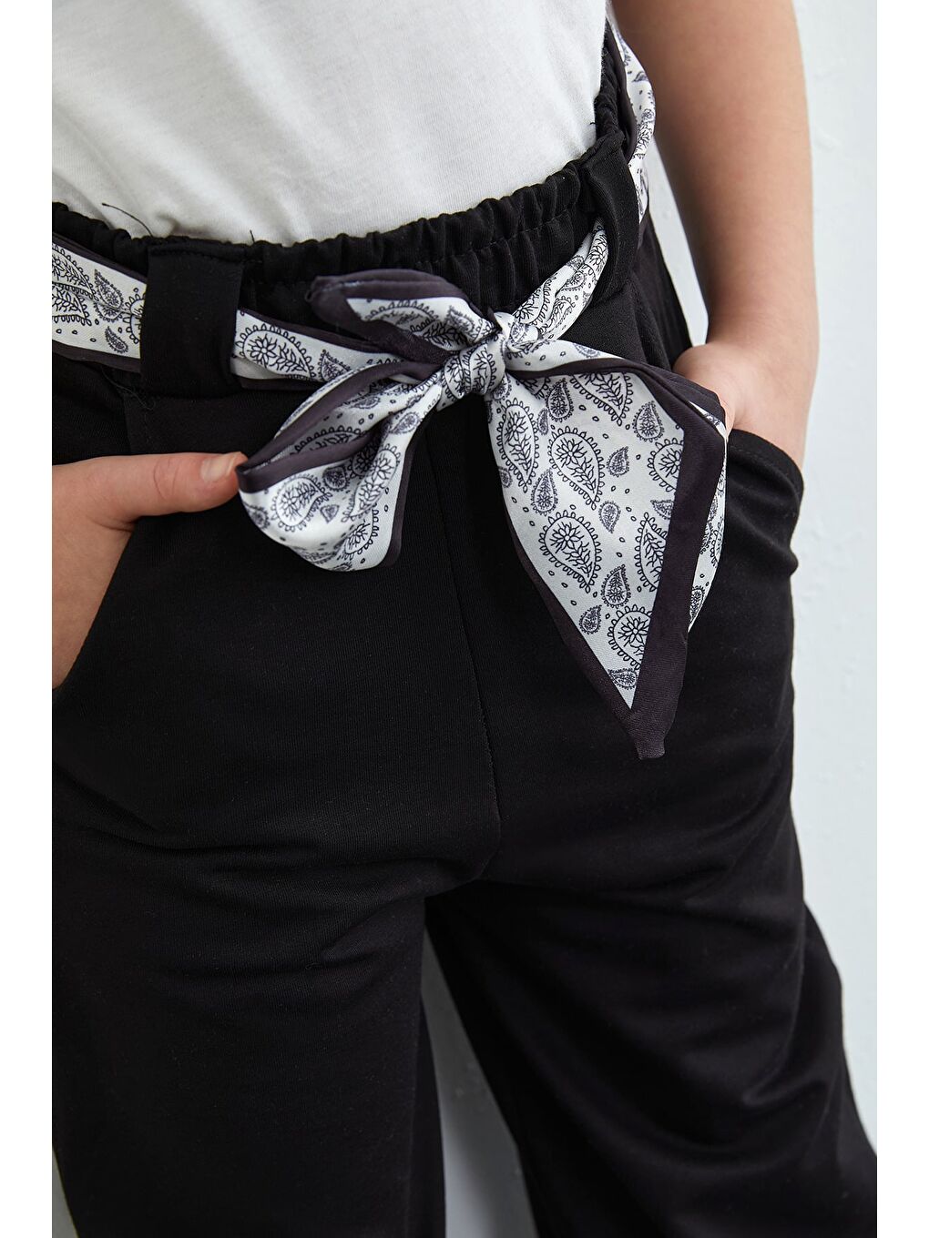 Siyah Kemer Detaylı Lastikli Kız Çocuk Palazzo Pantolon-2