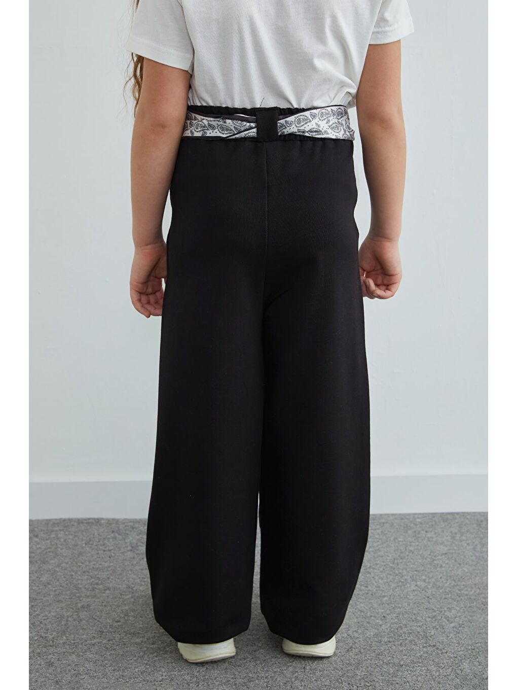 Siyah Kemer Detaylı Lastikli Kız Çocuk Palazzo Pantolon-3