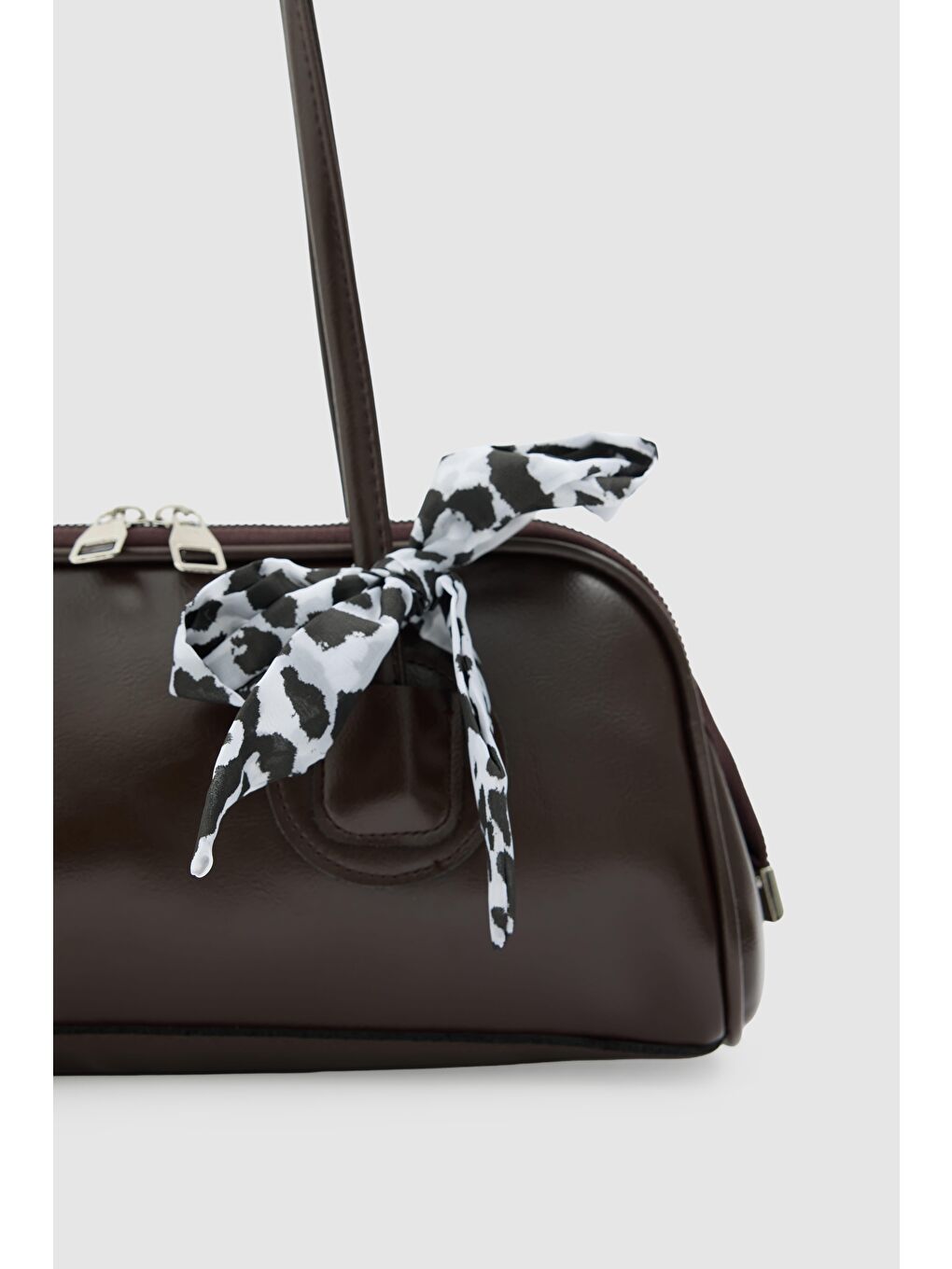 Kahverengi Vita Fular Detaylı Bowling Çanta  Acı Kahve-3