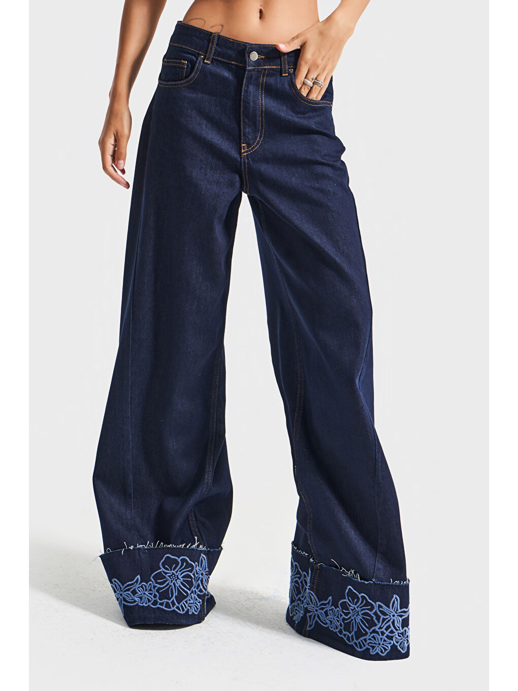 Kadın İndigo Mavi Renk 7w5-50 Palazzo Fit Viskon Kumaş Çiçek Nakışlı Özel Tasarım Denim Jean