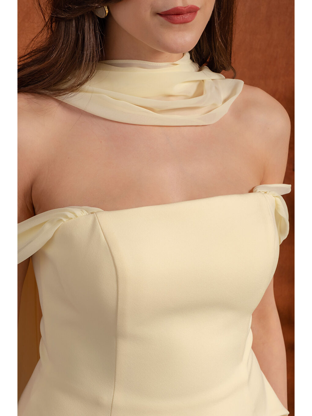 Kadın Sarı Dar Kalıp Şal Yaka Straplez Söz Nişan Abiye Elbise-3