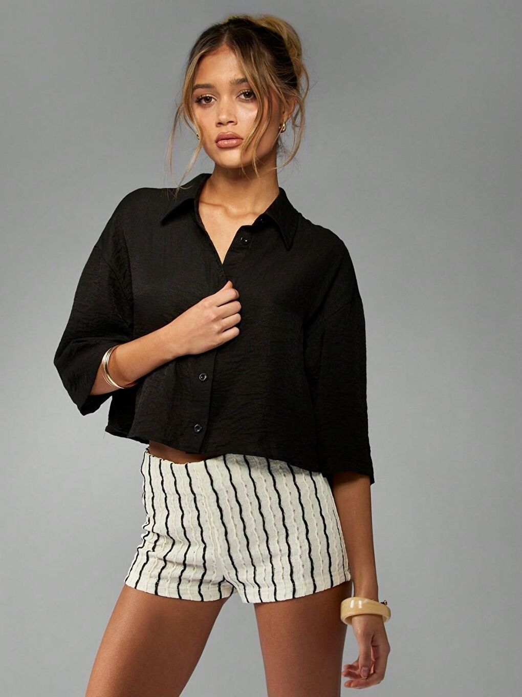 Kadın Siyah Kısa Kollu Bürümcük Crop Gömlek