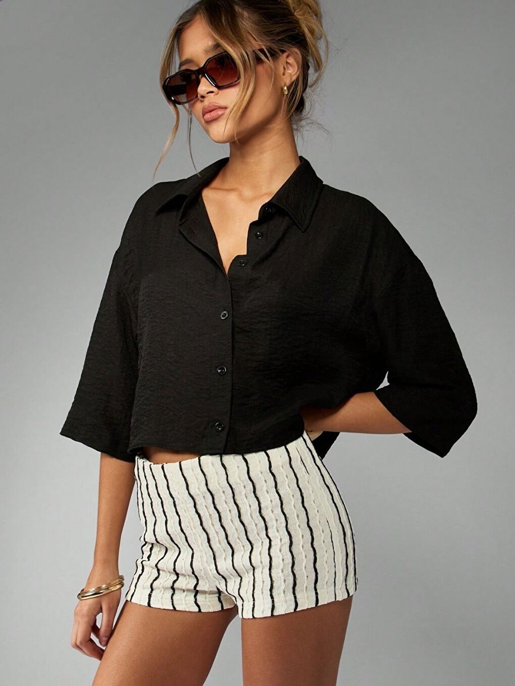 Kadın Siyah Kısa Kollu Bürümcük Crop Gömlek-2