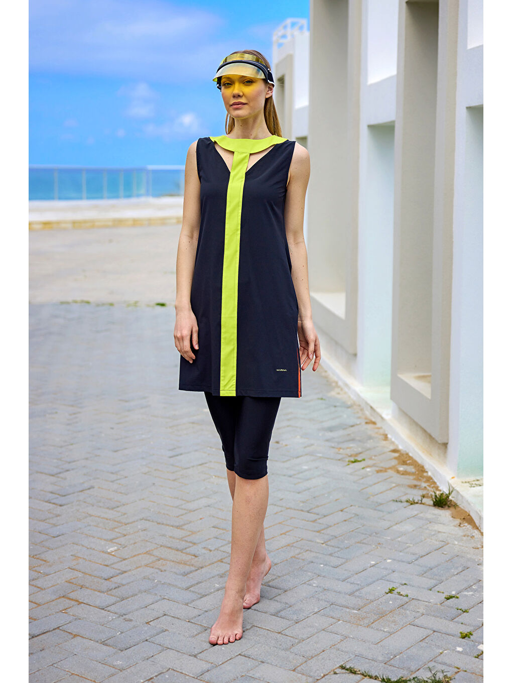 Siyah Yarı Kapalı Mayo H2502-1-2