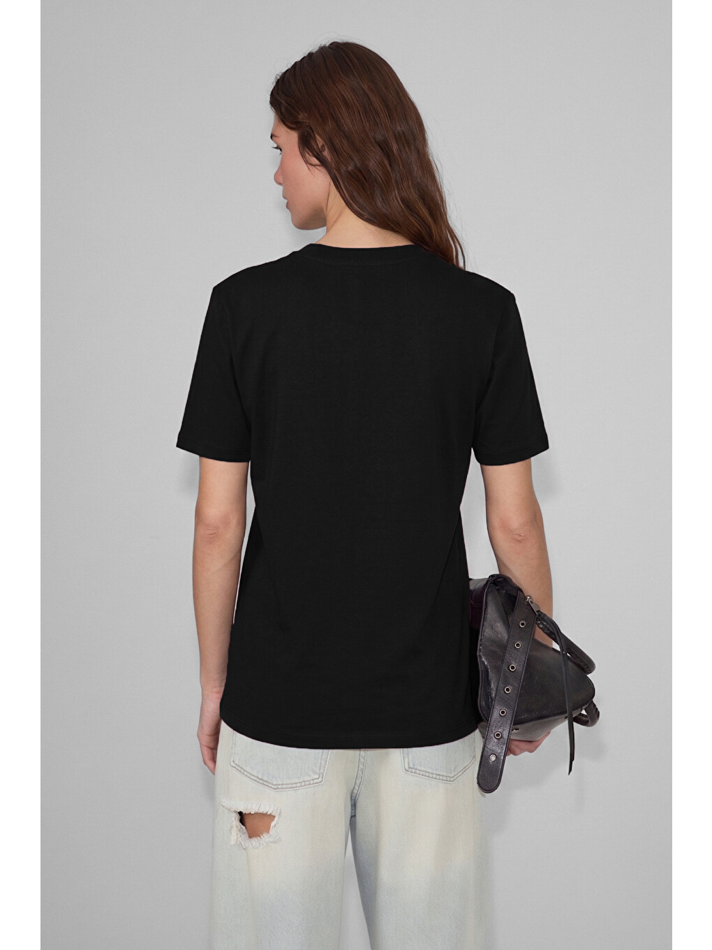 Sheane Kadın %100 Organik Pamuk Derin V Yakalı Comfort Fit Siyah T-shirt-2