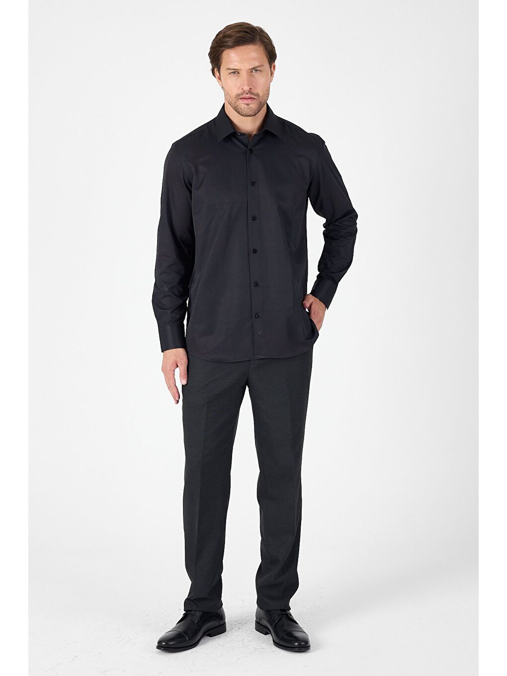 Siyah Uzun Kol Sert Yaka Cepsiz Comfort Fit Pamuklu Gömlek 1004250914-1