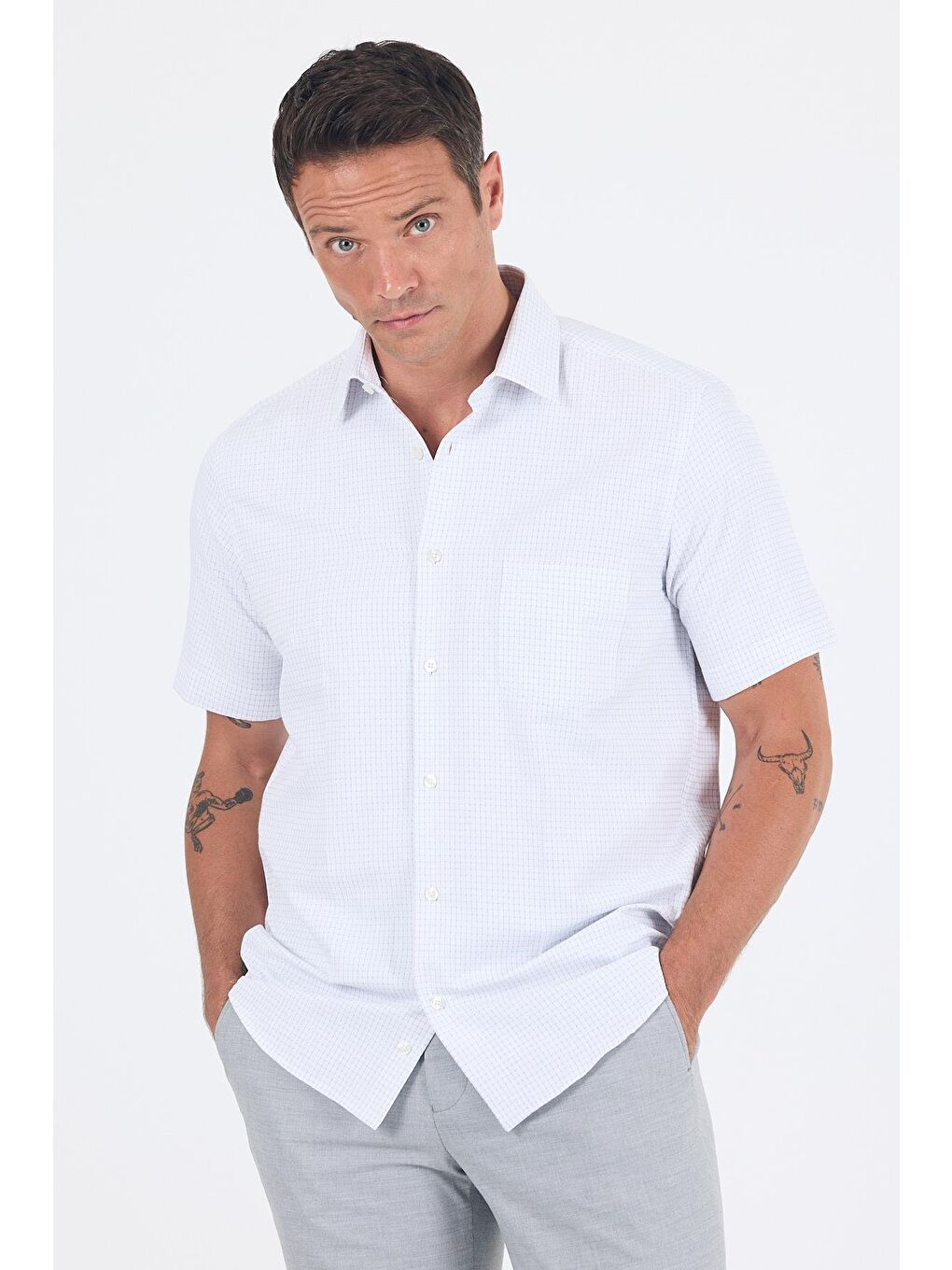 Beyaz Sert Yaka Kısa Kol Cepli Comfort Fit Cls Büyük Beden Gömlek 1004250261-2