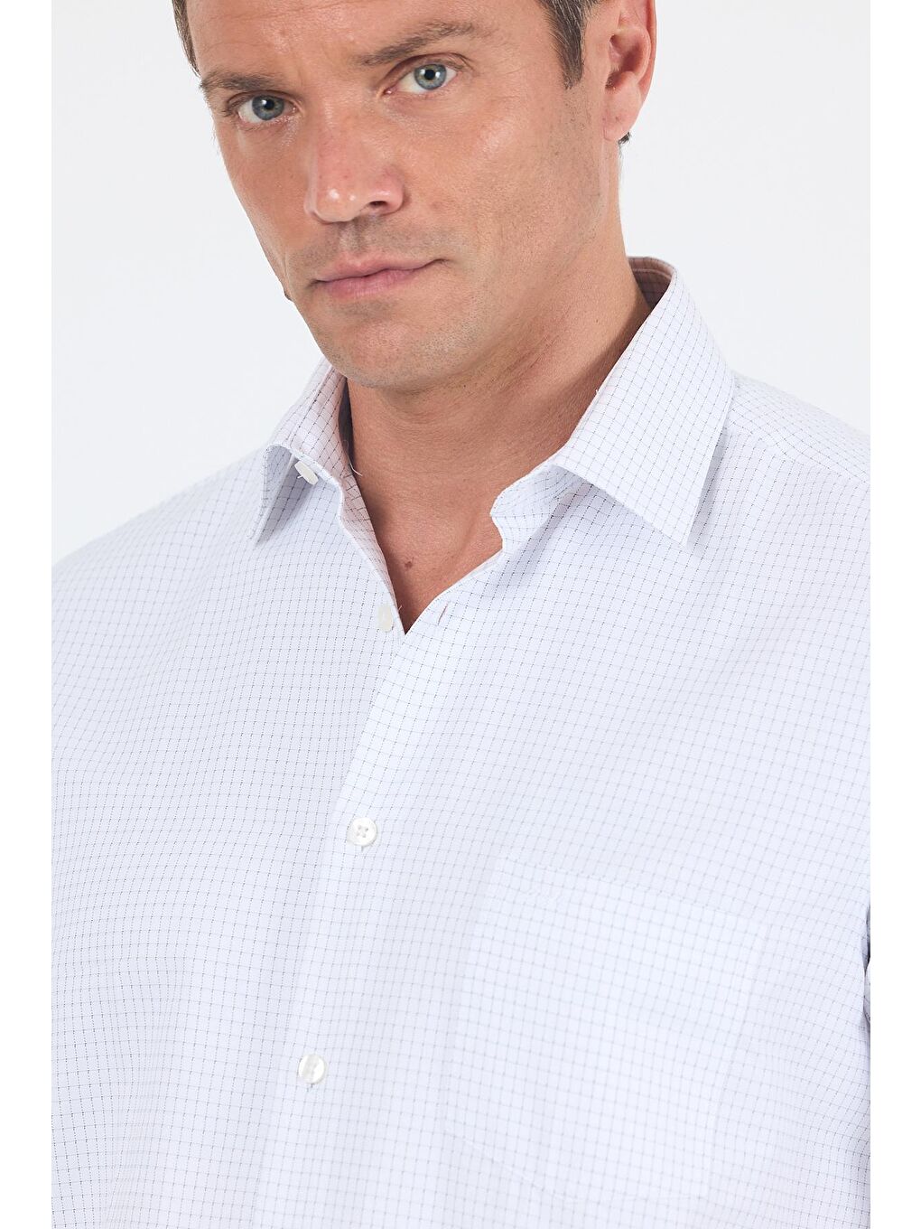 Beyaz Sert Yaka Kısa Kol Cepli Comfort Fit Cls Büyük Beden Gömlek 1004250261-3