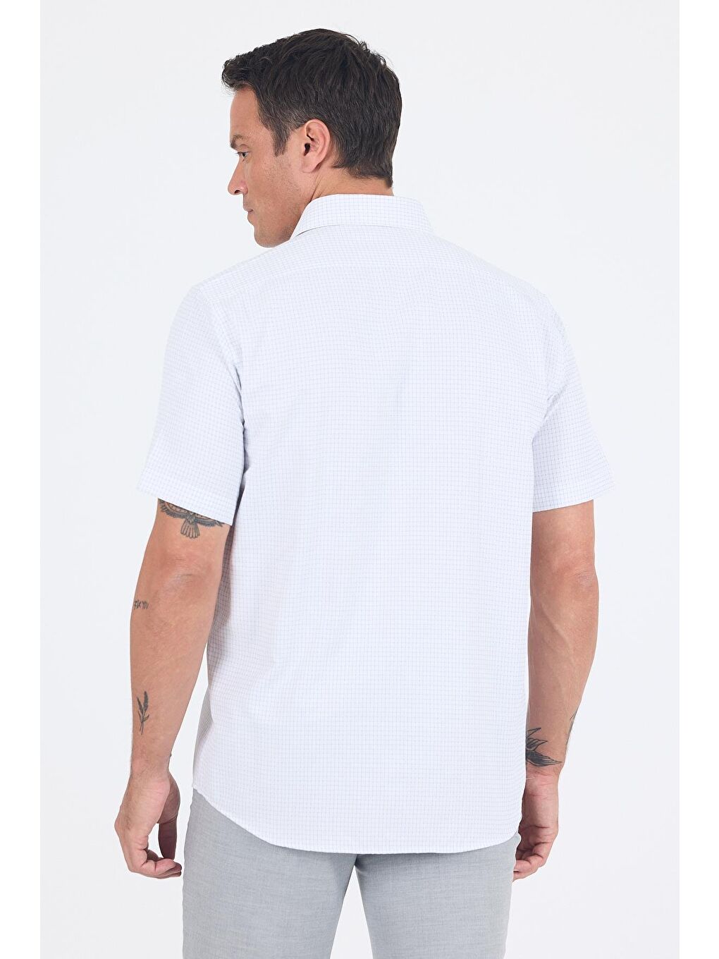 Beyaz Sert Yaka Kısa Kol Cepli Comfort Fit Cls Büyük Beden Gömlek 1004250261-4