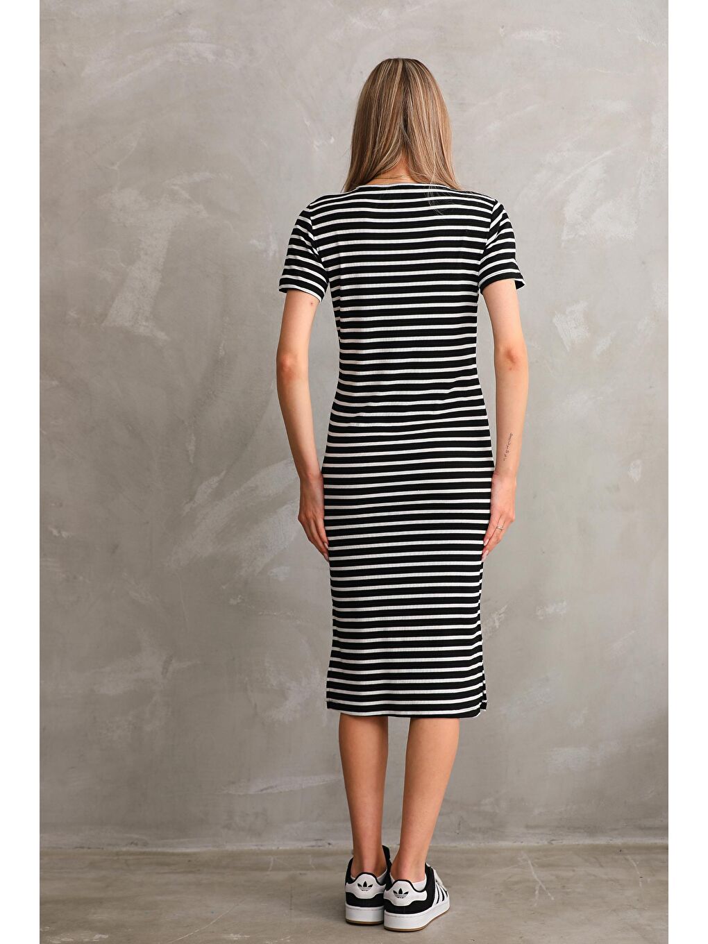 Siyah Beyaz Kısa Kol Bisiklet Yaka Fittilli Kaşkorse Çizgili Hamile Elbisesi-4
