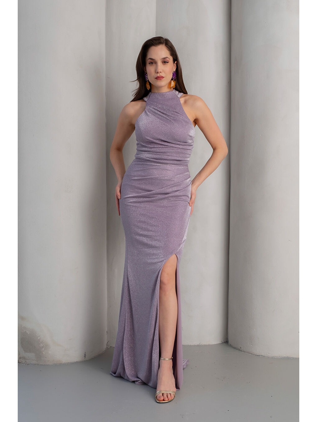 Lila Kadın Lavanta Halter Yaka Yırtmaçlı Simli Uzun Abiye Elbise-1