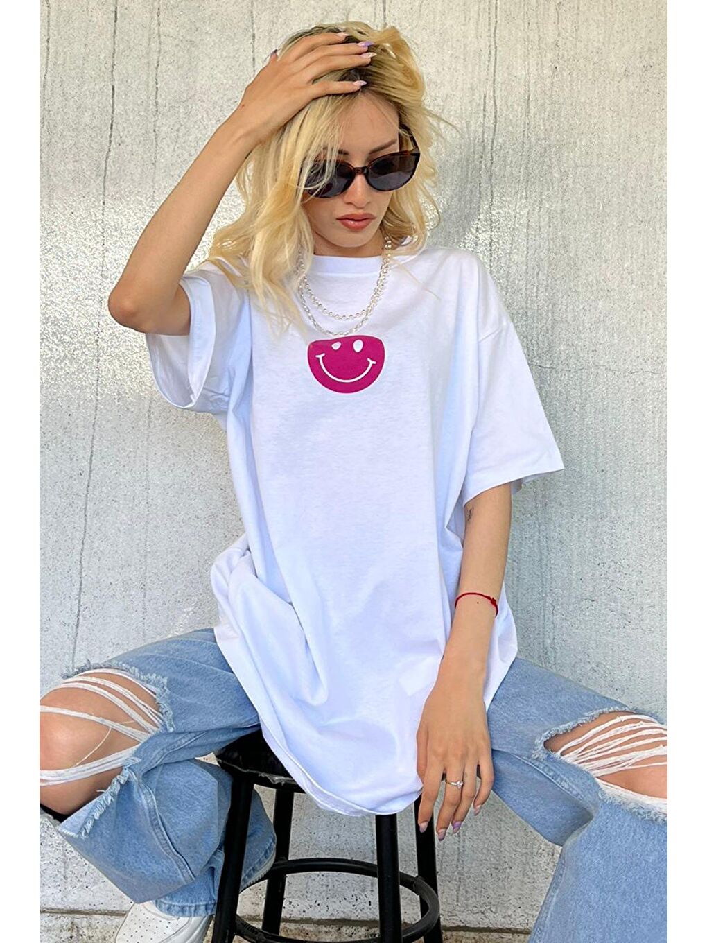 Beyaz Baskılı Oversize Bisiklet Yaka Kadın Tişört-5