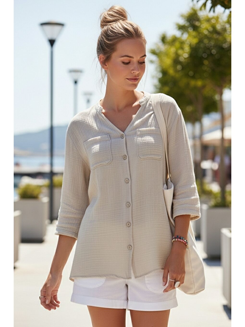 Bej Hakim Yaka Düğmeli 3/4 Kol Çift Cepli Arkası Fistolu Casual Müslin Salaş Dokuma Gömlek 74 65-2