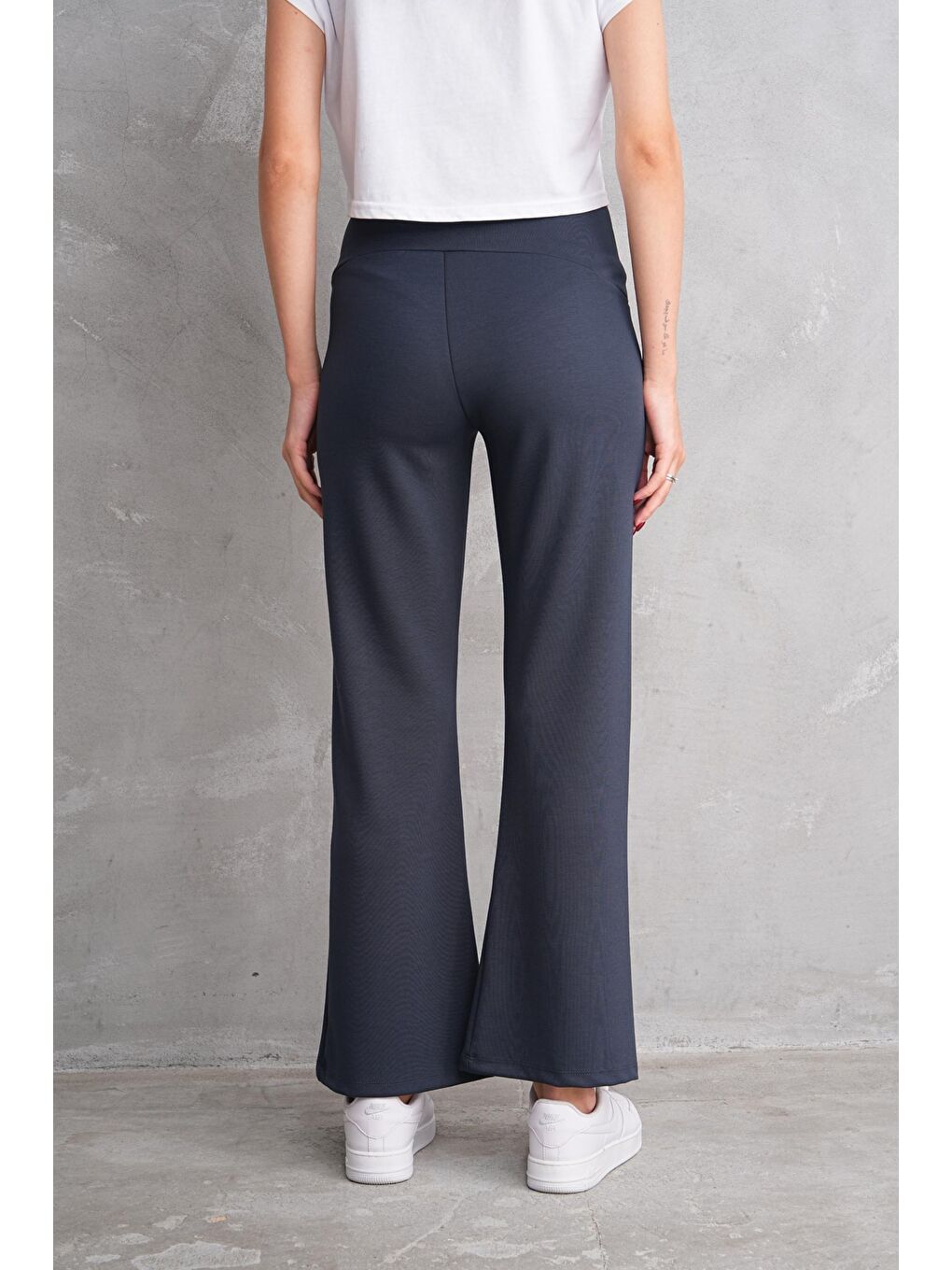 Gri Füme Hamile ve Lohusa İspanyol Paça Bel Ayarlanabilir Modal Kumaş Eşofman Altı-3