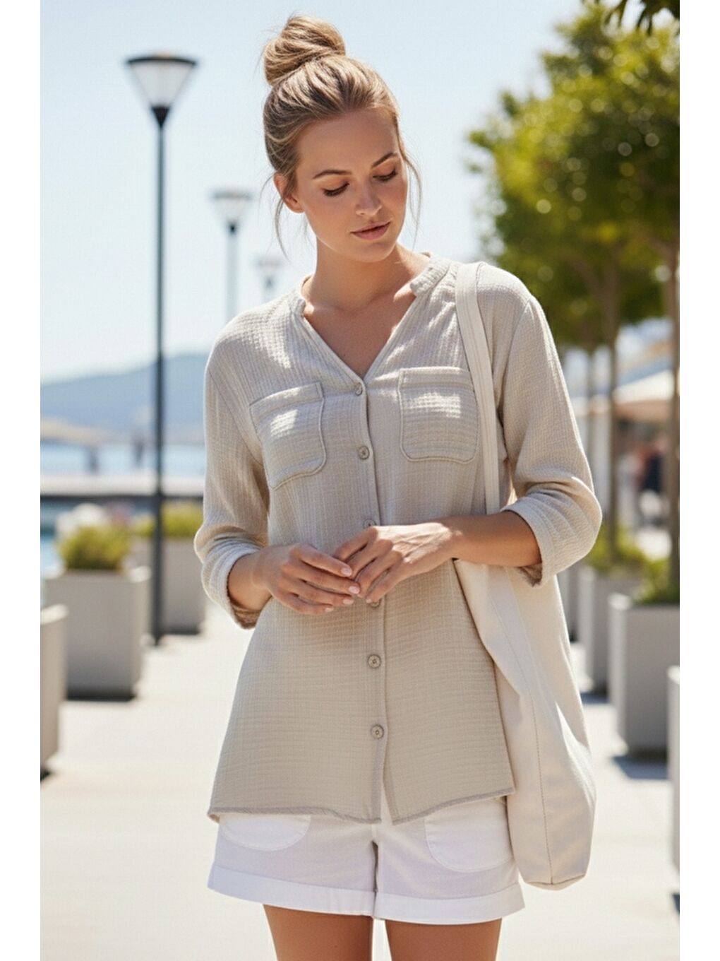 Bej Hakim Yaka Düğmeli 3/4 Kol Çift Cepli Arkası Fistolu Casual Müslin Salaş Dokuma Gömlek 74 65-4