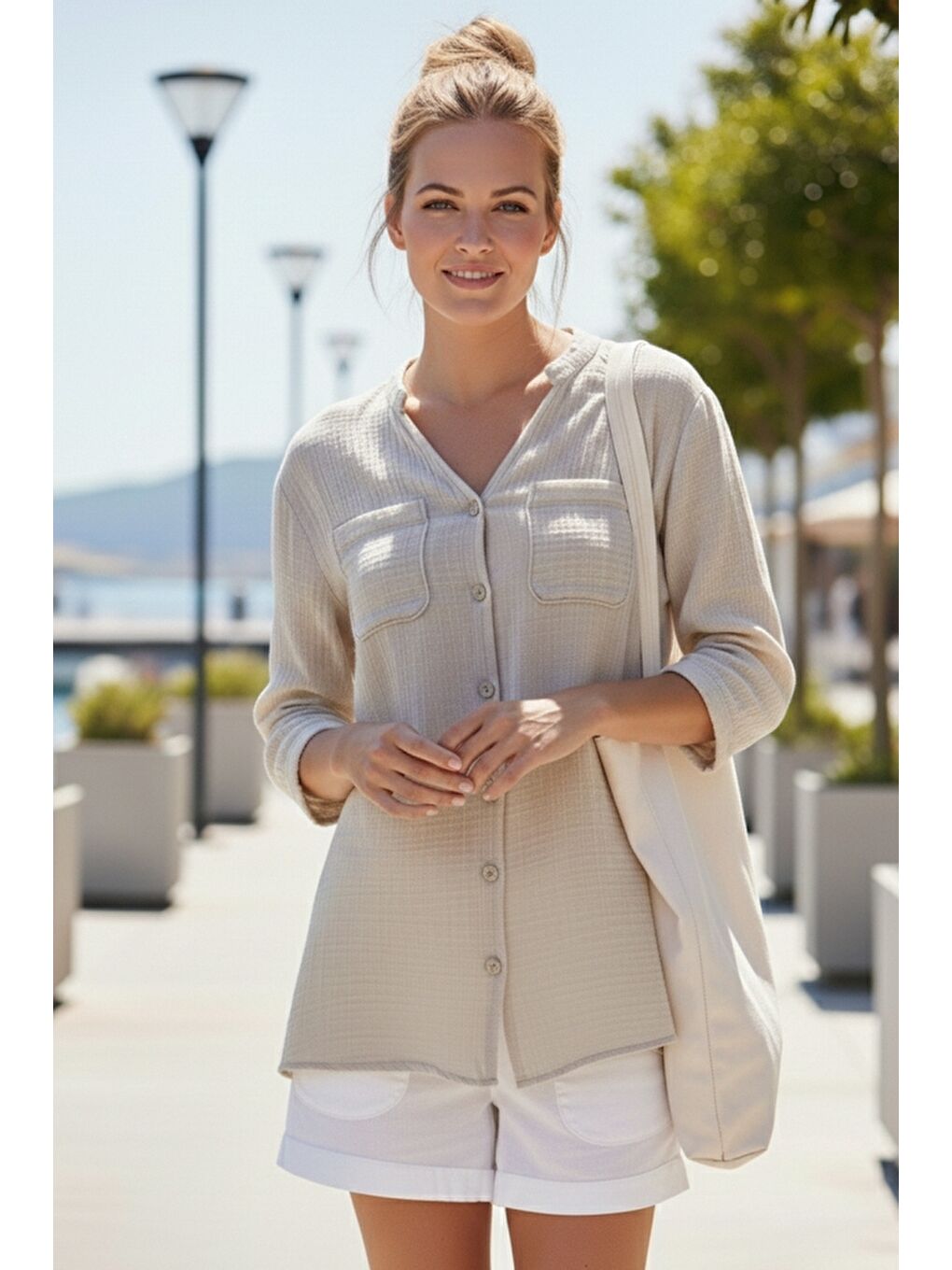 Bej Hakim Yaka Düğmeli 3/4 Kol Çift Cepli Arkası Fistolu Casual Müslin Salaş Dokuma Gömlek 74 65-5