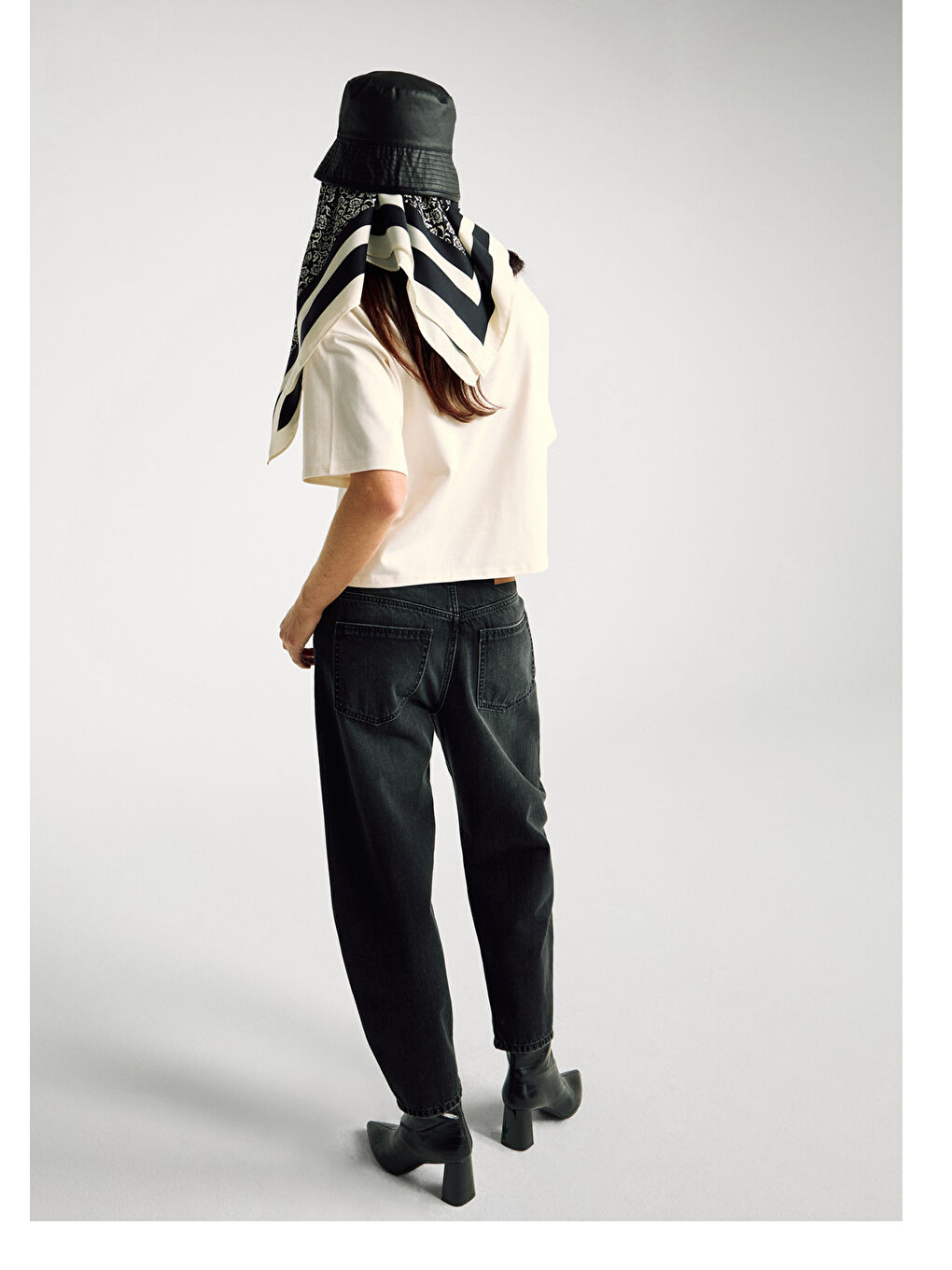 Ekru Kadın Krem Pamuk Karışımlı Çiçek Aplikeli T-Shirt-2