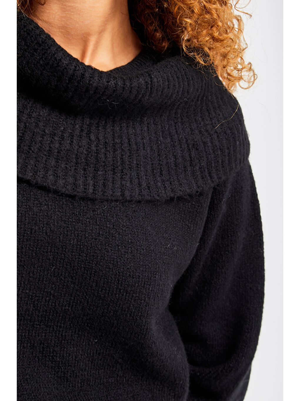 Kadın Siyah Renk W5-1 Balıkçı Yaka Oversize Yumuşak Örgü Kazak-2