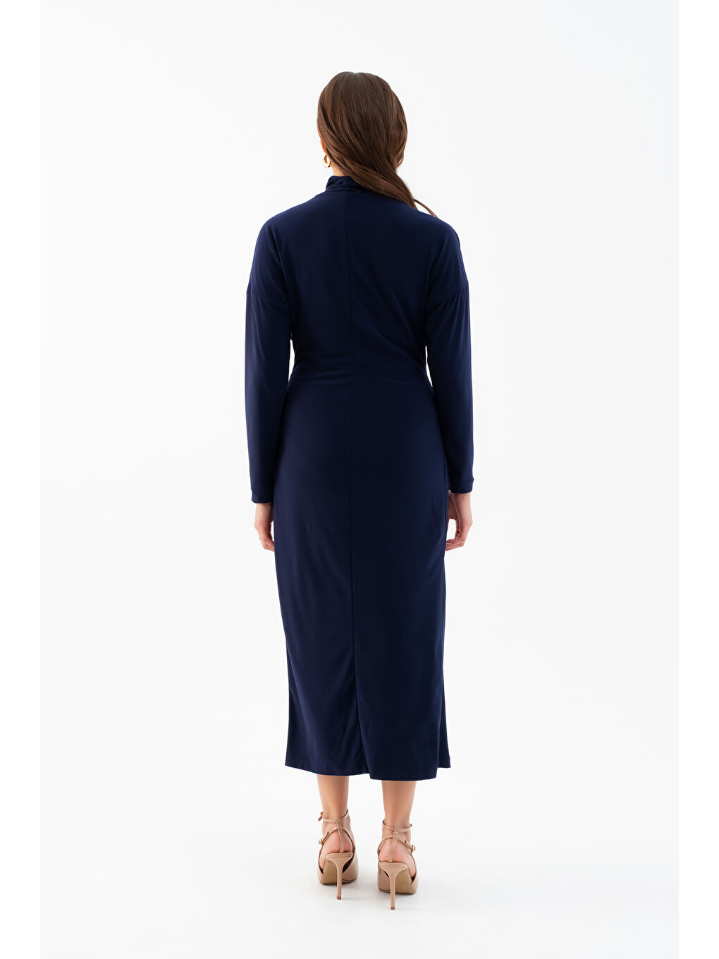 Kadın Lacivert Büzgülü Aksesuar Detaylı Midi Elbise-5
