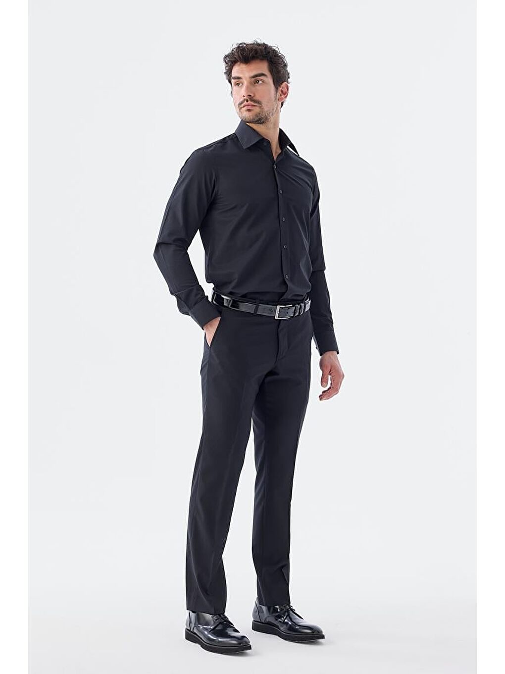 Siyah Regular Fit Yan Cep Kumaş Pantolon