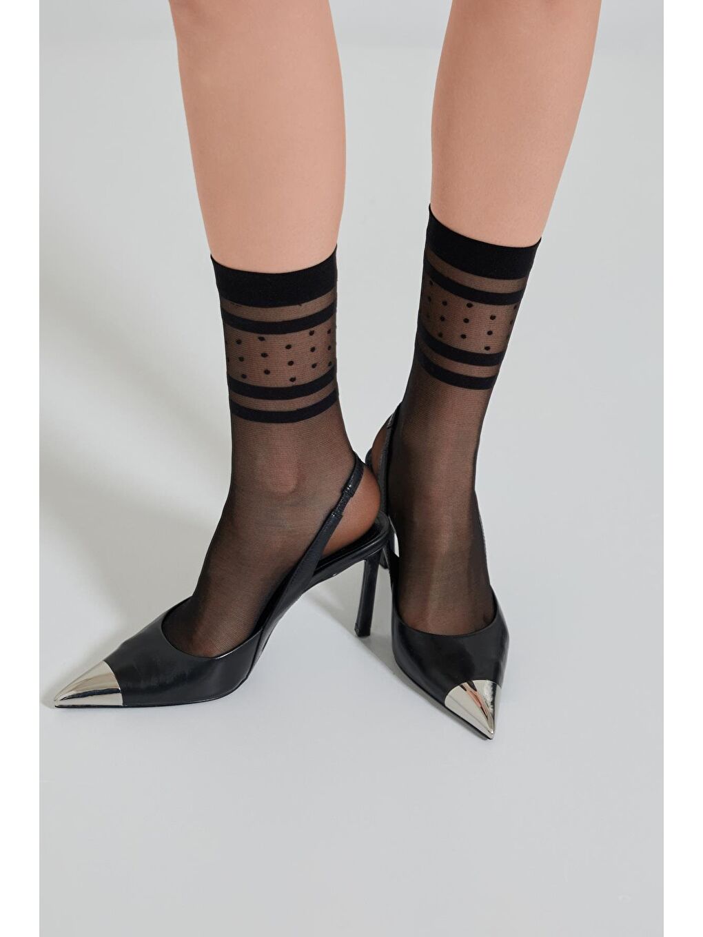 Siyah Kadın Puantiyeli İnce Soket Çorap-1