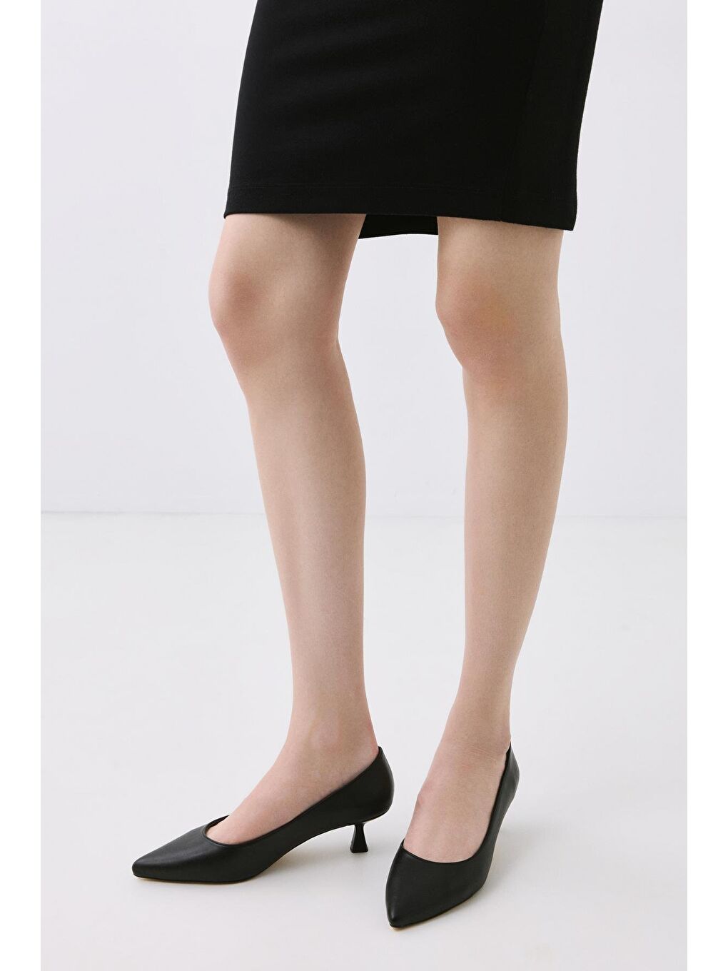Kadın Siyah Kısa Topuklu Stiletto-2