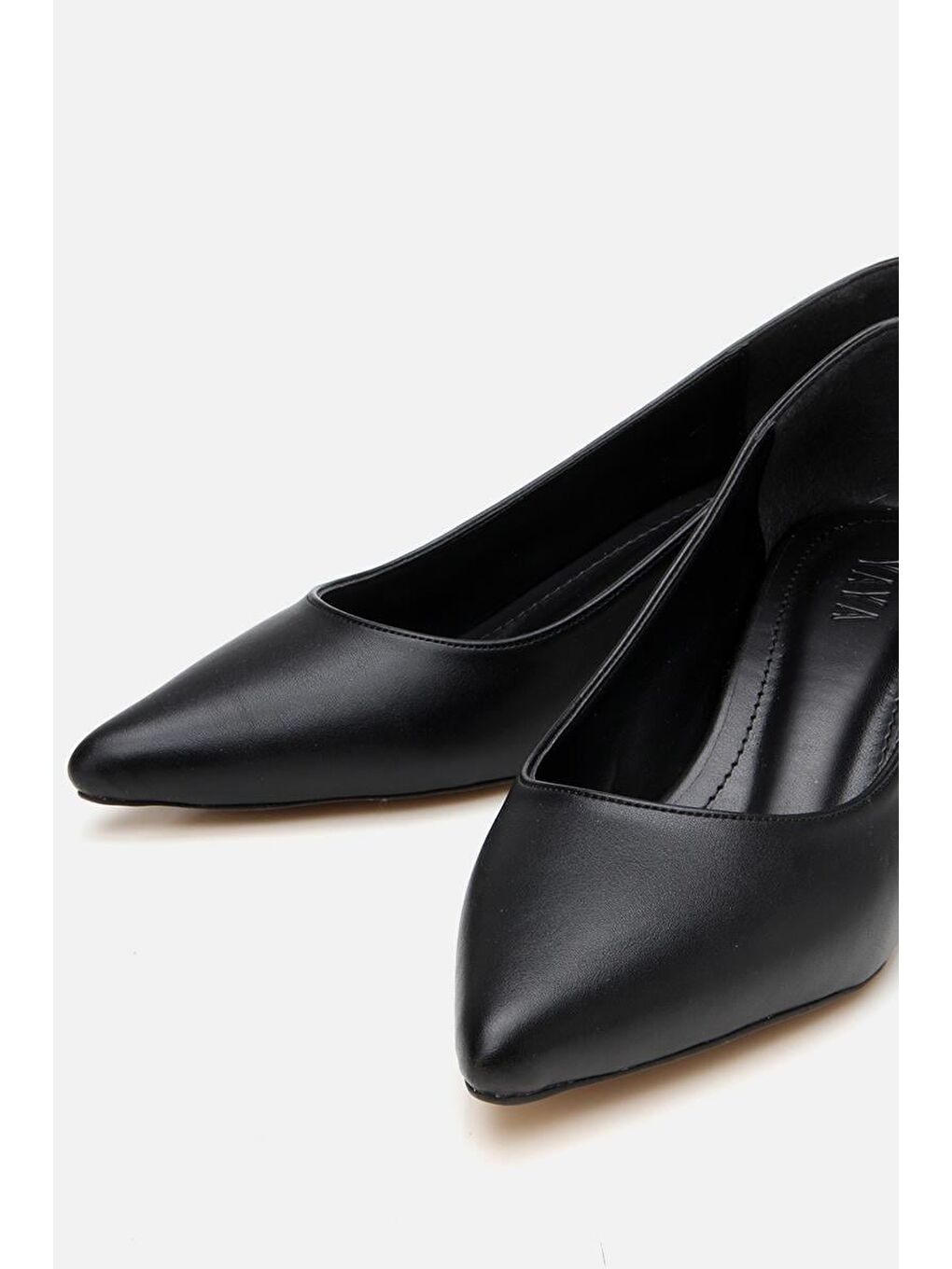 Kadın Siyah Kısa Topuklu Stiletto-3