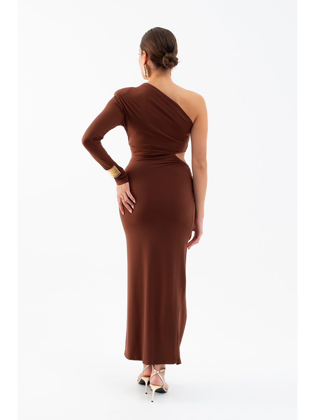 Kadın Kahverengi Tek Kol Bel Dekolteli Uzun Elbise-5