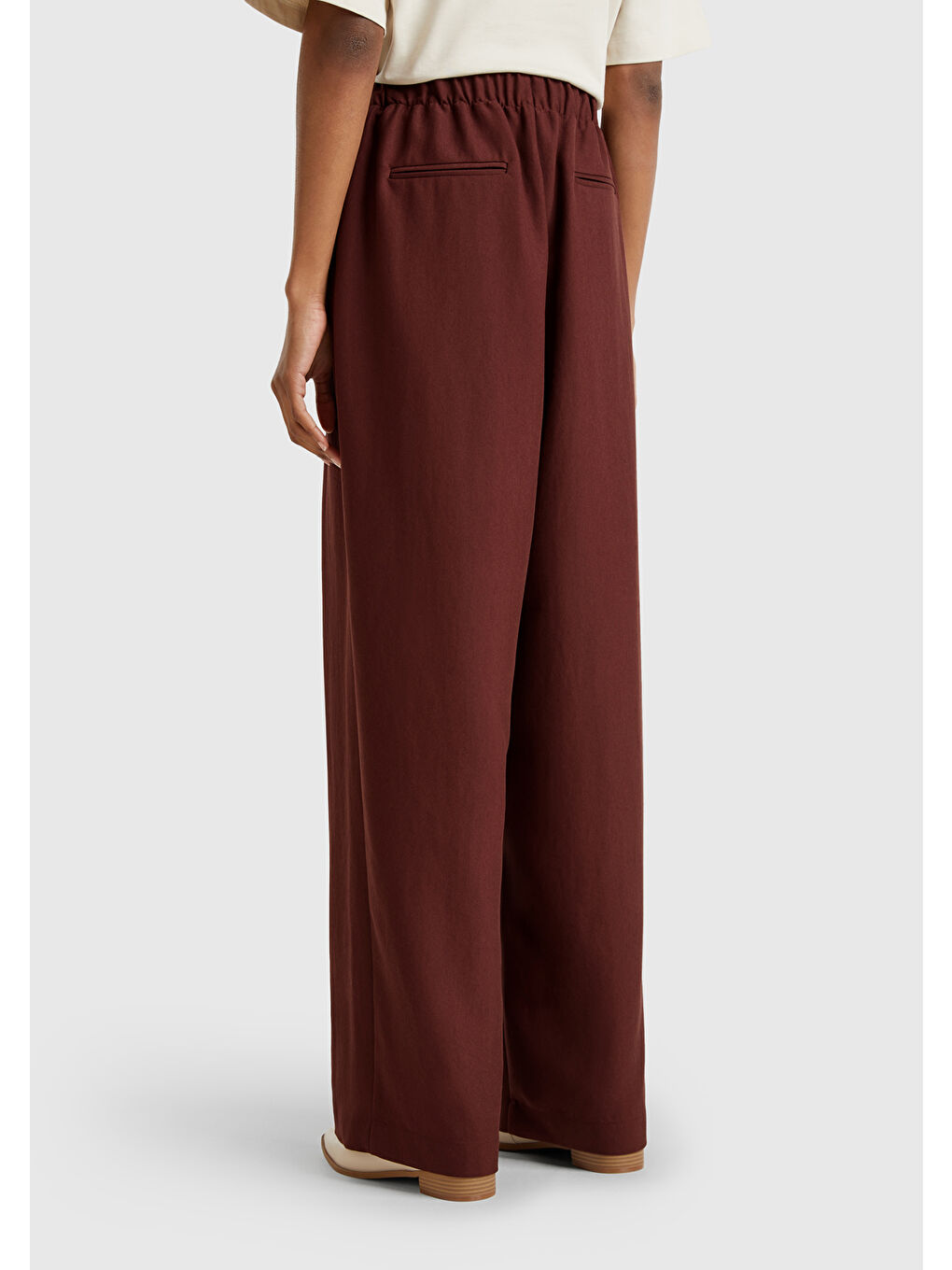 Kadın Kahverengi Liyosel Karışımlı Beli Lastikli Geniş Paça Pantolon-2