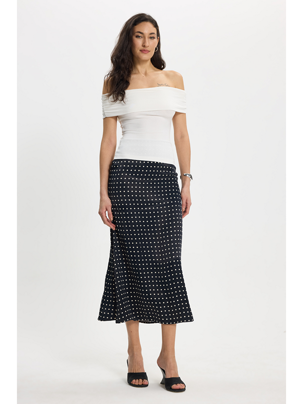Kadın Slim Fit Dar Kesim Pamuklu Kayık Yaka Kısa Kollu Elastanlı Beyaz Bluz-1